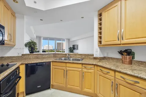 9751 E Bay Harbor Drive Bay Harbor Islands FL 33154