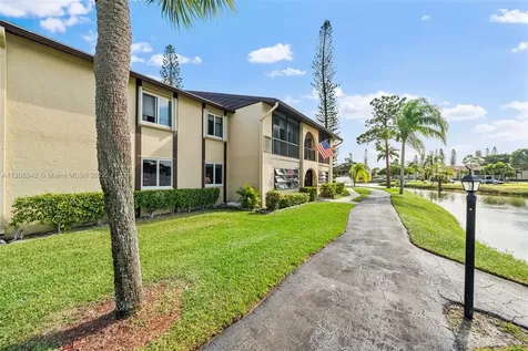 341 Pine Ridge Circle Green Acres FL 33463
