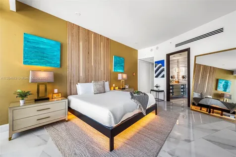 2201 Collins Avenue Miami Beach FL 33139