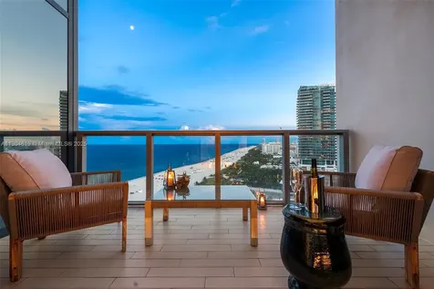 2201 Collins Avenue Miami Beach FL 33139