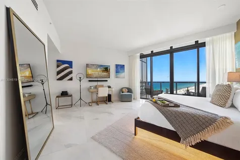 2201 Collins Avenue Miami Beach FL 33139