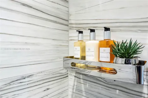 2201 Collins Avenue Miami Beach FL 33139