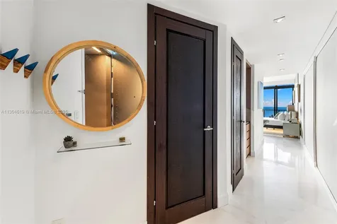 2201 Collins Avenue Miami Beach FL 33139