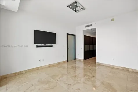 900 Biscayne Boulevard Miami FL 33132