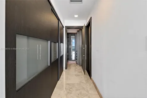 900 Biscayne Boulevard Miami FL 33132