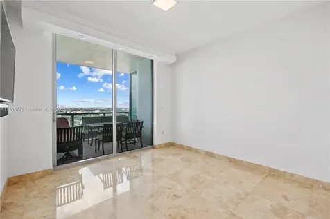 900 Biscayne Boulevard Miami FL 33132