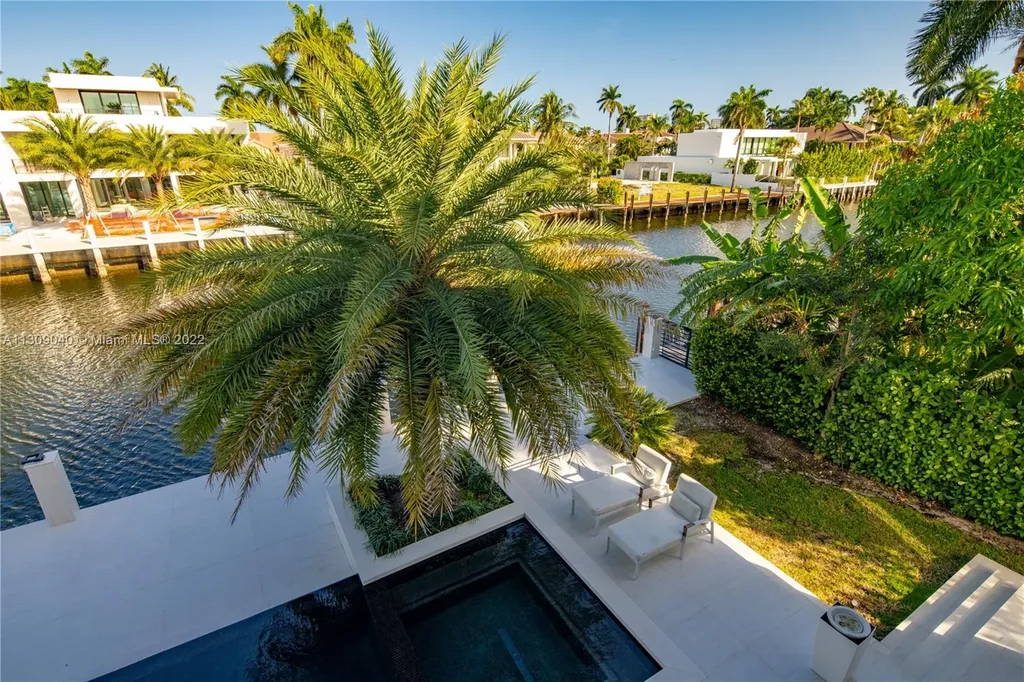128 Fiesta Way Fort Lauderdale FL 33301