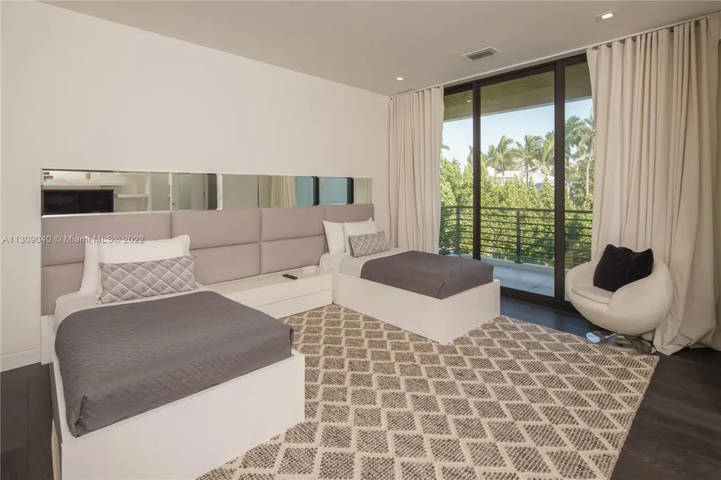 128 Fiesta Way Fort Lauderdale FL 33301