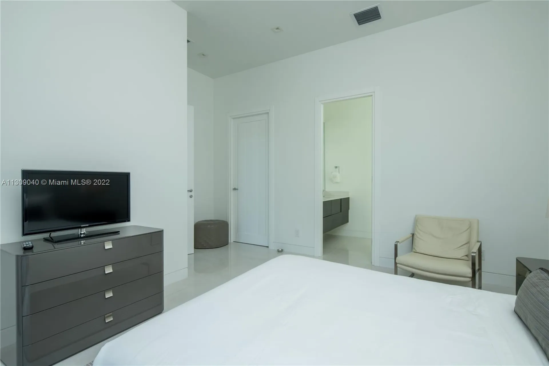 128 Fiesta Way Fort Lauderdale FL 33301