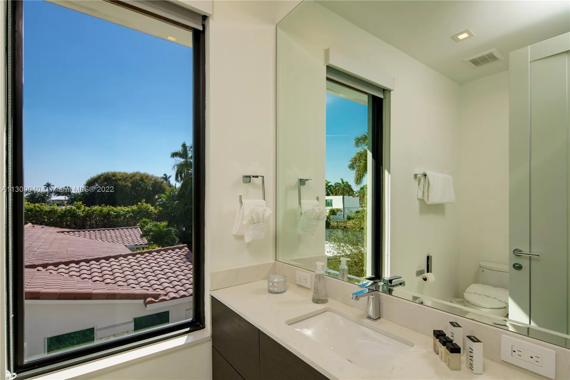 128 Fiesta Way Fort Lauderdale FL 33301