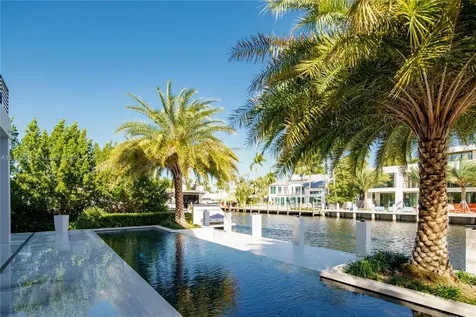 128 Fiesta Way Fort Lauderdale FL 33301