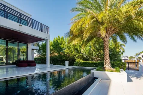 128 Fiesta Way Fort Lauderdale FL 33301