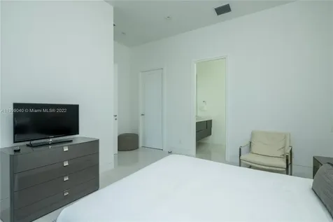 128 Fiesta Way Fort Lauderdale FL 33301