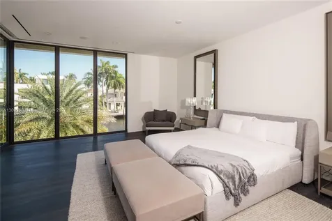 128 Fiesta Way Fort Lauderdale FL 33301