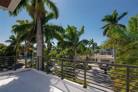 128 Fiesta Way Fort Lauderdale FL 33301