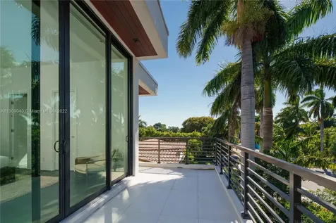 128 Fiesta Way Fort Lauderdale FL 33301