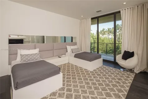 128 Fiesta Way Fort Lauderdale FL 33301