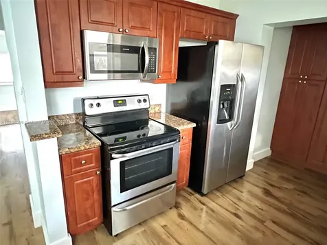 1131 NW 56th Street Miami FL 33127