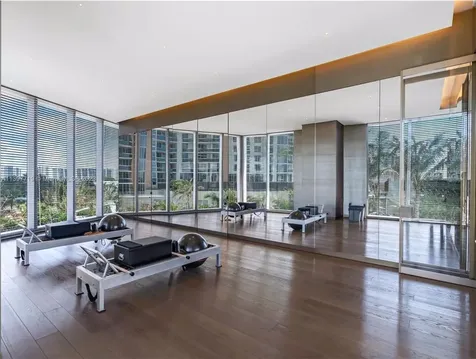 18975 Collins Avenue Sunny Isles Beach FL 33160