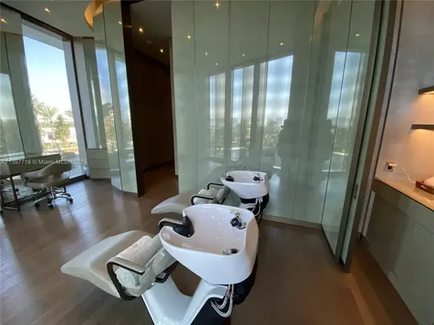 18975 Collins Avenue Sunny Isles Beach FL 33160