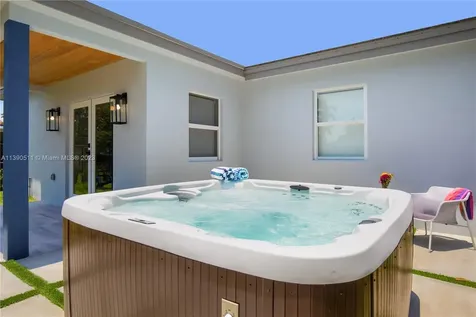 6428 SW 23rd Street Miami FL 33155