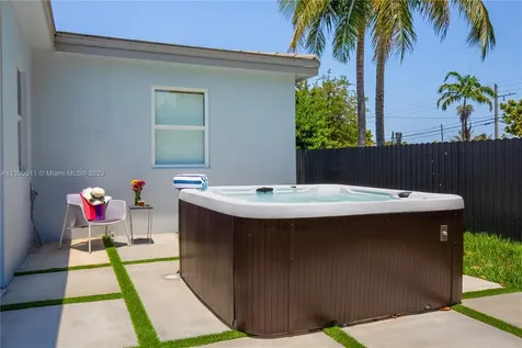 6428 SW 23rd Street Miami FL 33155