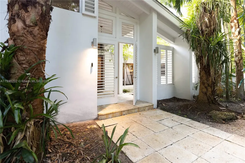 5671 Banyan Trail Coral Gables FL 33156