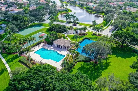953 Tanglewood Circle Weston FL 33327