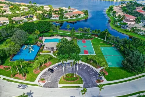 953 Tanglewood Circle Weston FL 33327