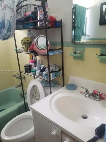 2865 NW 22nd Avenue Miami FL 33142