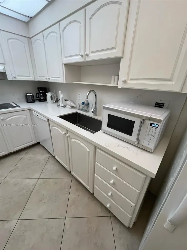 3901 S S Ocean Drive Hollywood FL 33019