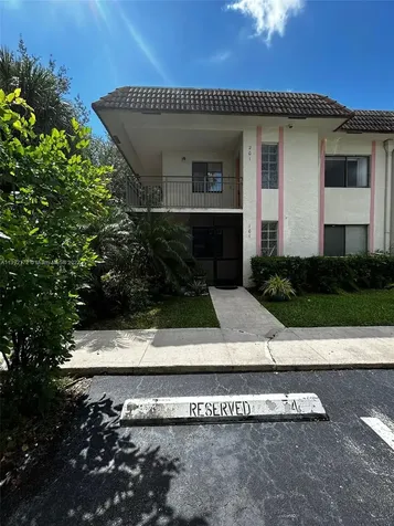 405 Lakeview Drive Weston FL 33326