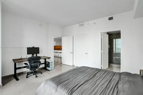 88 SW 7th Street Miami FL 33130