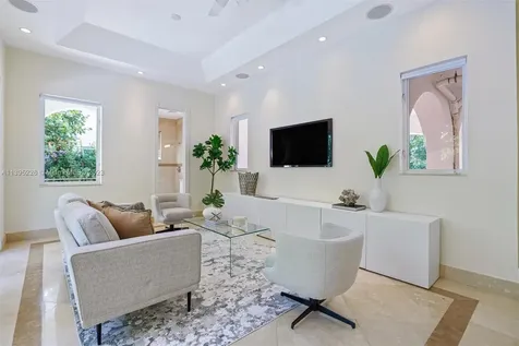 541 S Mashta Drive Key Biscayne FL 33149