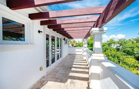 541 S Mashta Drive Key Biscayne FL 33149