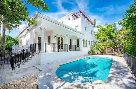 541 S Mashta Drive Key Biscayne FL 33149