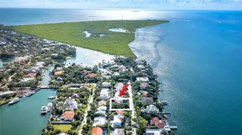 541 S Mashta Drive Key Biscayne FL 33149