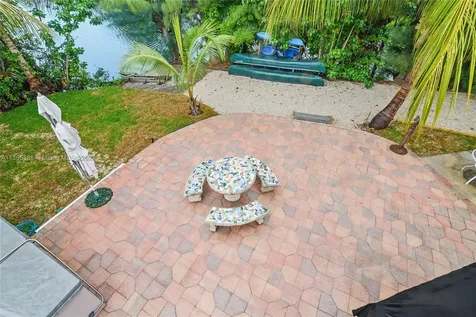 2500 NE 199th Street Miami FL 33180