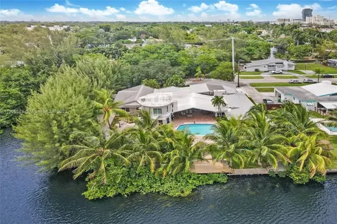 2500 NE 199th Street Miami FL 33180