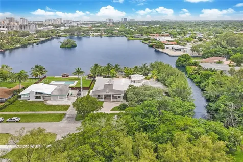 2500 NE 199th Street Miami FL 33180
