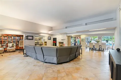2500 NE 199th Street Miami FL 33180