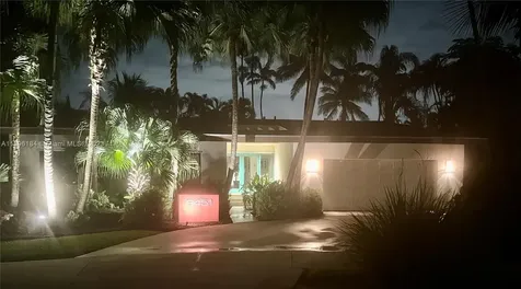 9451 E Calusa Club Drive Miami FL 33186