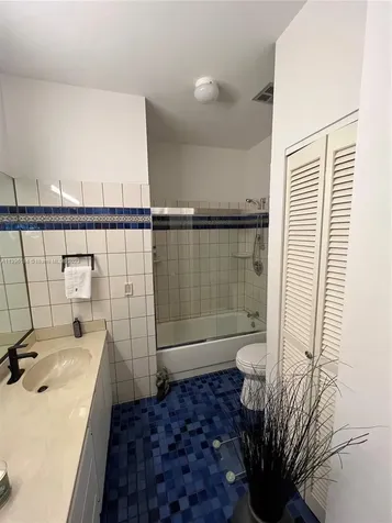 9451 E Calusa Club Drive Miami FL 33186