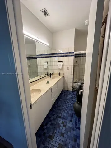 9451 E Calusa Club Drive Miami FL 33186