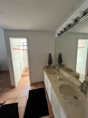 9451 E Calusa Club Drive Miami FL 33186