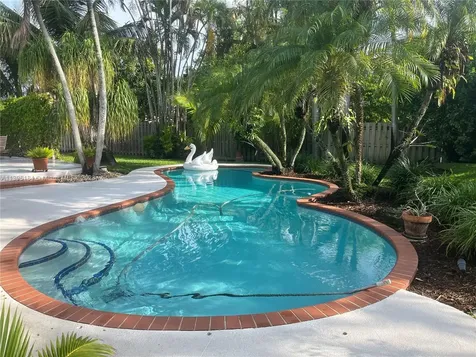 9451 E Calusa Club Drive Miami FL 33186