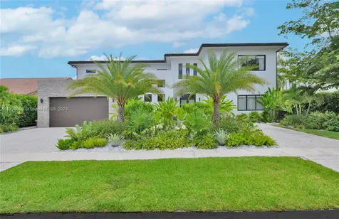 10151 SW 3rd Street Plantation FL 33324