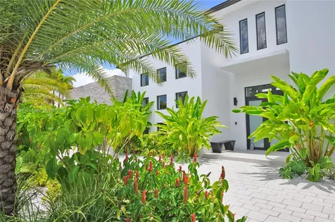 10151 SW 3rd Street Plantation FL 33324