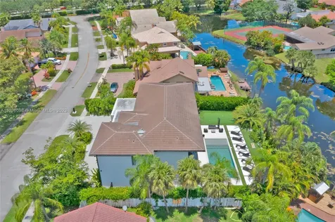 10151 SW 3rd Street Plantation FL 33324