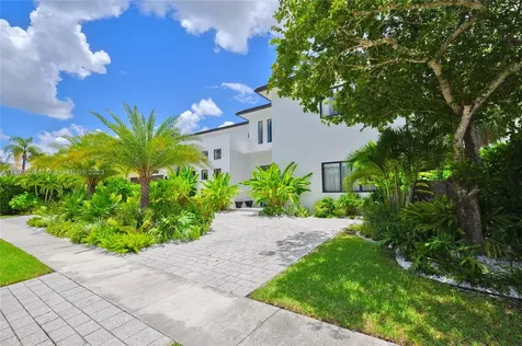 10151 SW 3rd Street Plantation FL 33324